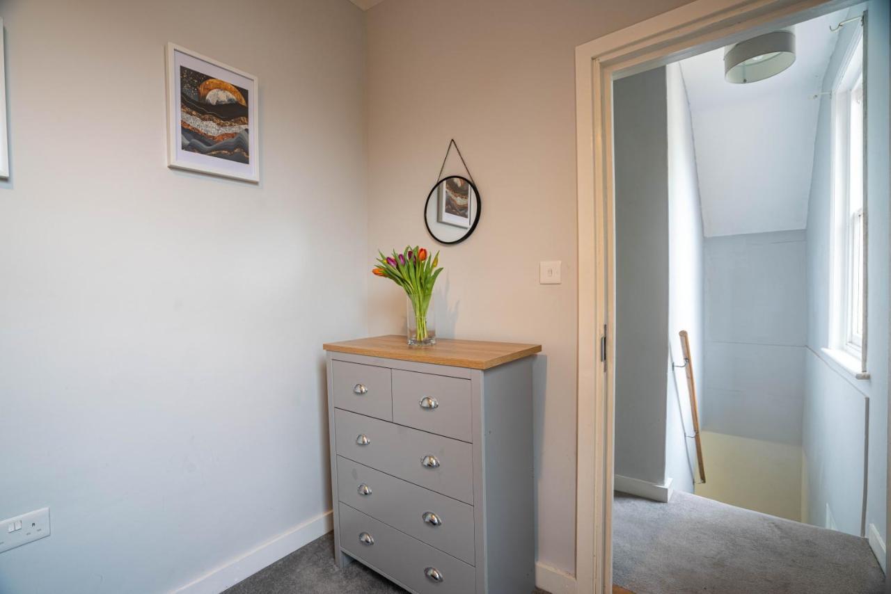 The Becket - Three Bedroom City Centre House With Parking Canterbury Dış mekan fotoğraf
