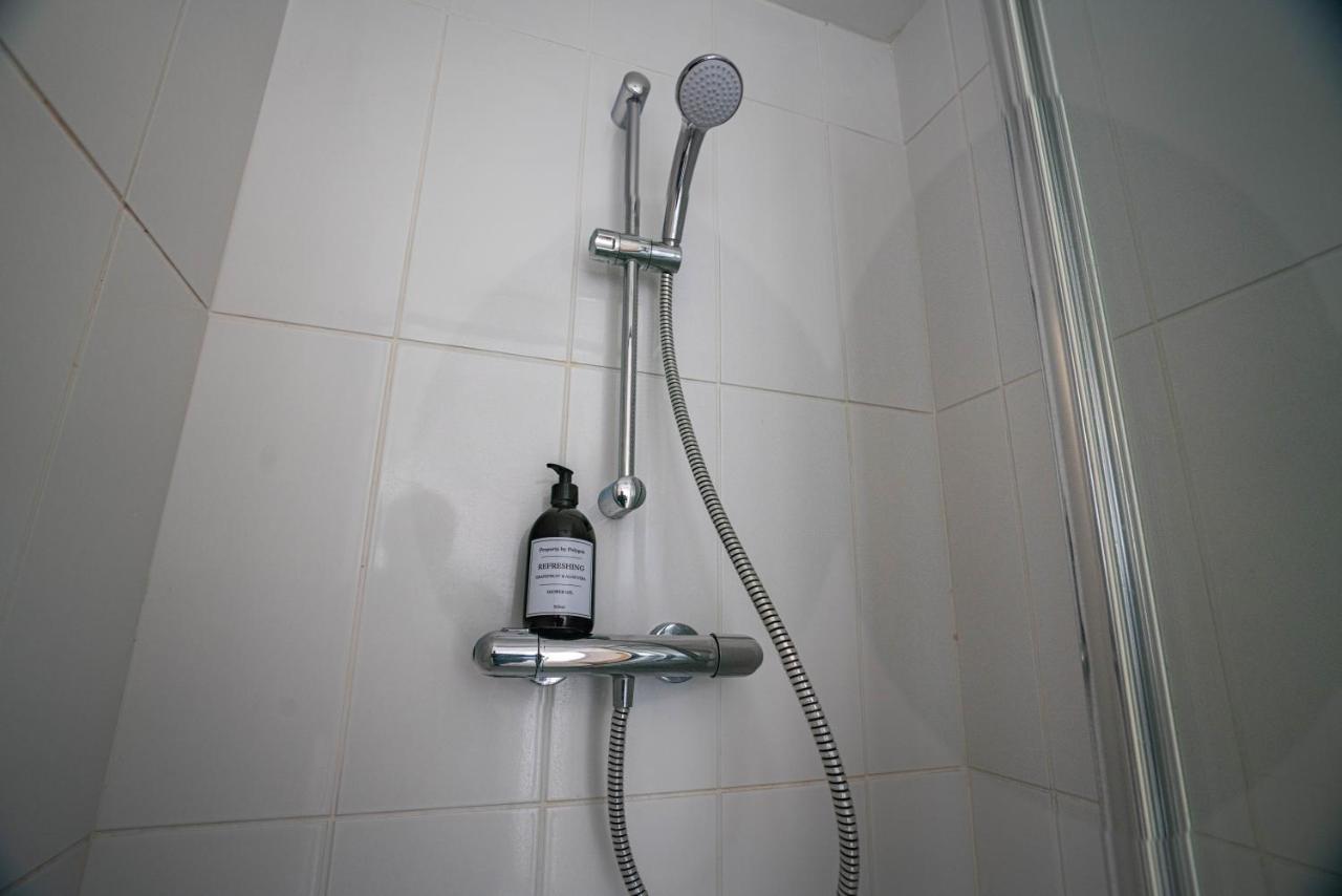 The Becket - Three Bedroom City Centre House With Parking Canterbury Dış mekan fotoğraf
